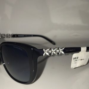 Real nice woman Tiffany & co sunglasses